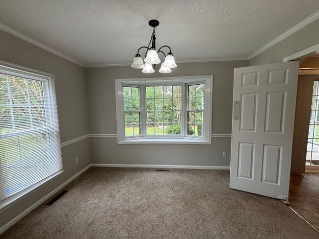 Building Photo - 405 Shelley Pl