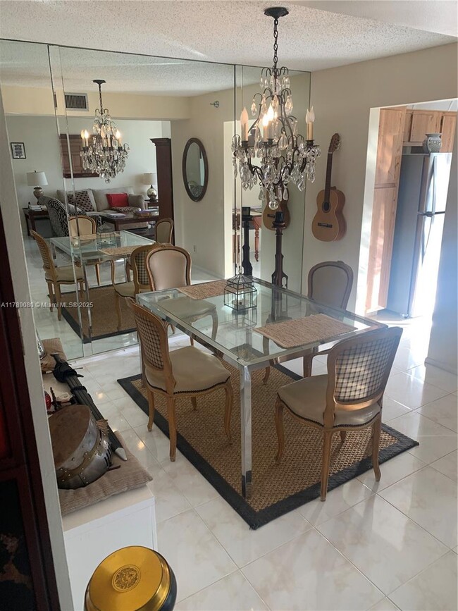 Building Photo - 3465 Via Poinciana