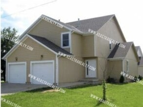Building Photo - 306 N 9th St