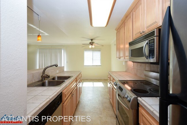 Building Photo - 5641 Playa del Rey Ct
