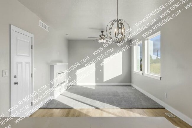 Building Photo - 818 Kingfisher Dr