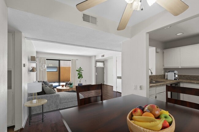 Building Photo - 25671 Le Parc