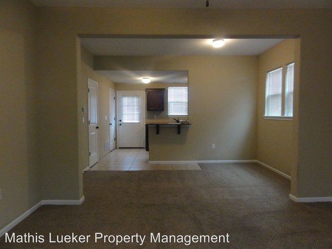 Building Photo - 2 br, 1.5 bath House - 2624 Valentine