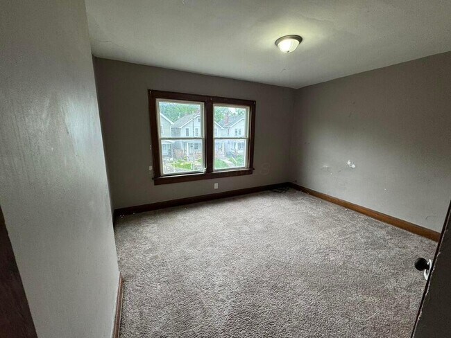 Foto del edificio - 736 Seymour Ave