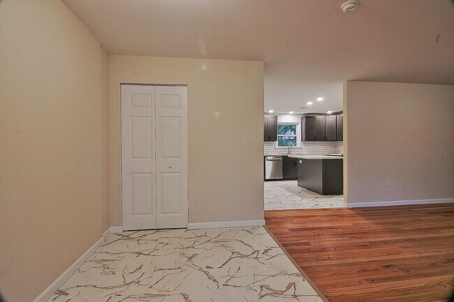 Foto del edificio - 1490 Chestnut Hill Rd