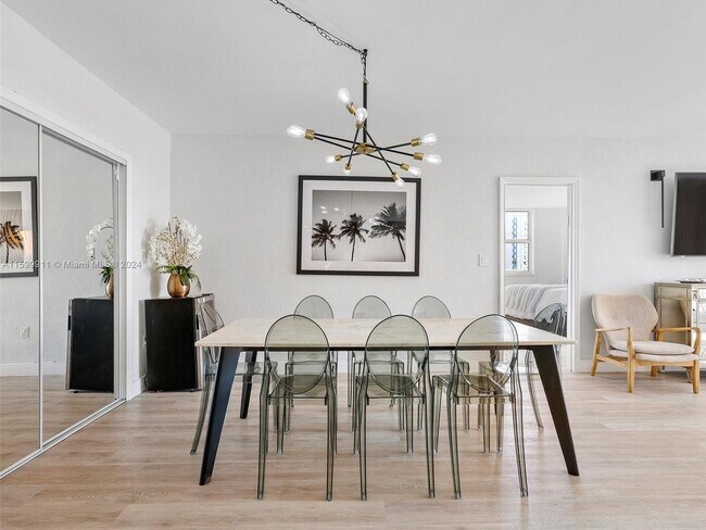 Foto del edificio - 10350 W Bay Harbor Dr