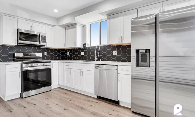 Foto del edificio - 4649 W 18th St