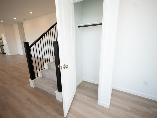 Building Photo - 15014 Castle Run Dr