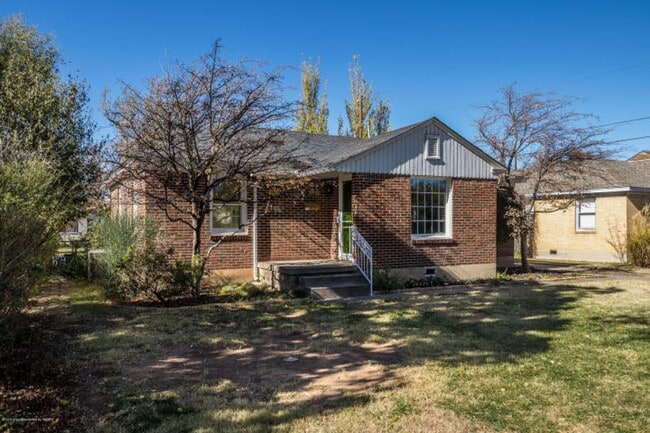 Building Photo - 108 Wayside Dr