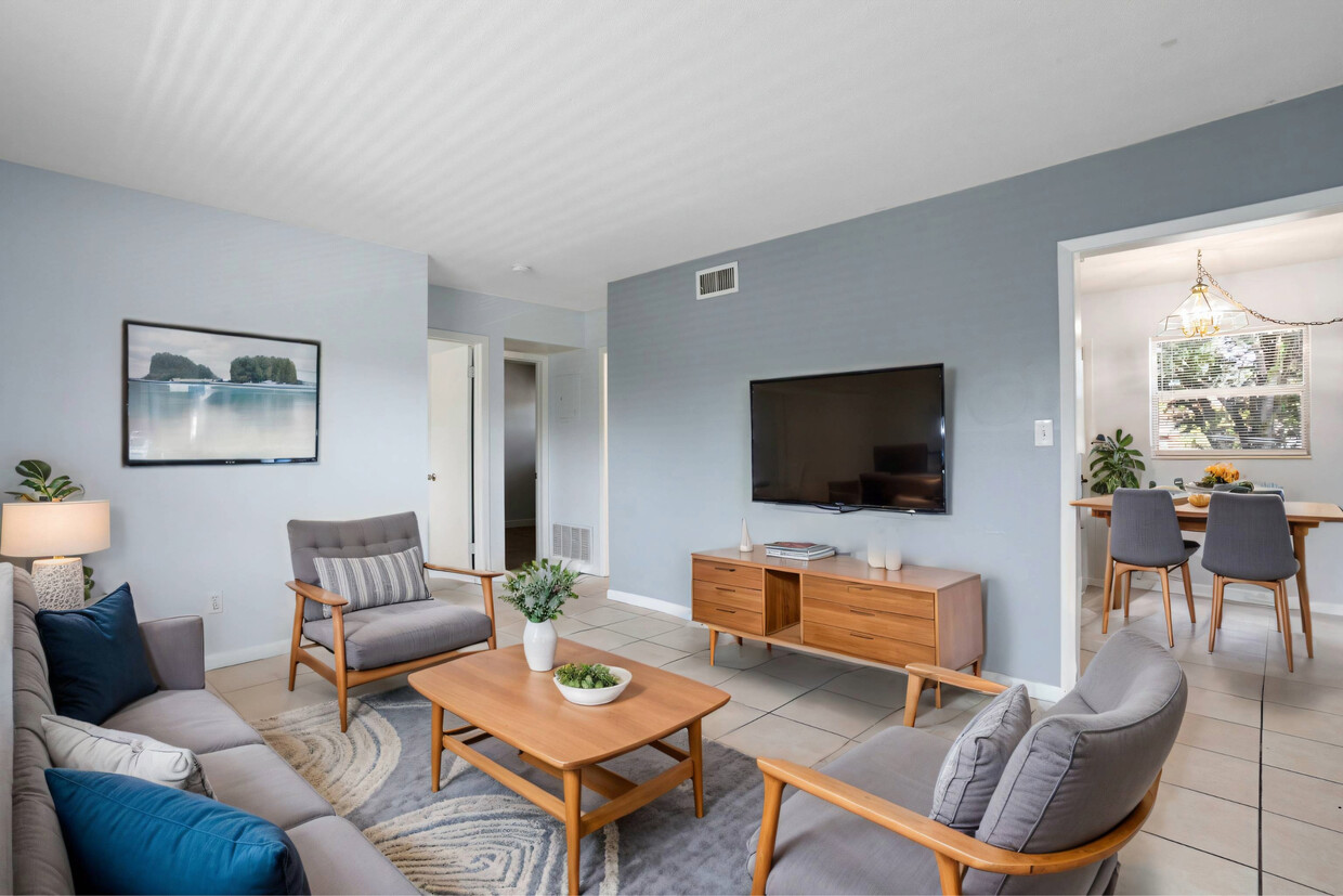 Foto principal - 318 E Dakin Ave