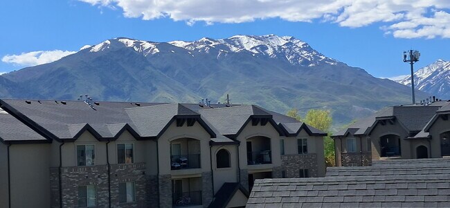 Building Photo - 1045 S 1700 W