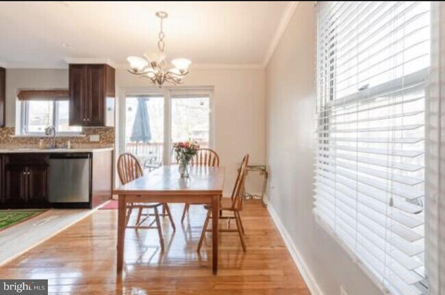 Foto del edificio - 1028 Crittenden St NE
