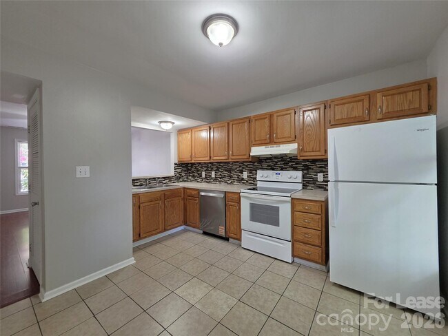 Building Photo - 268 Southcircle Dr NW