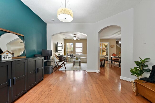 Foto del edificio - Prime Location, Bartram Townhome!
