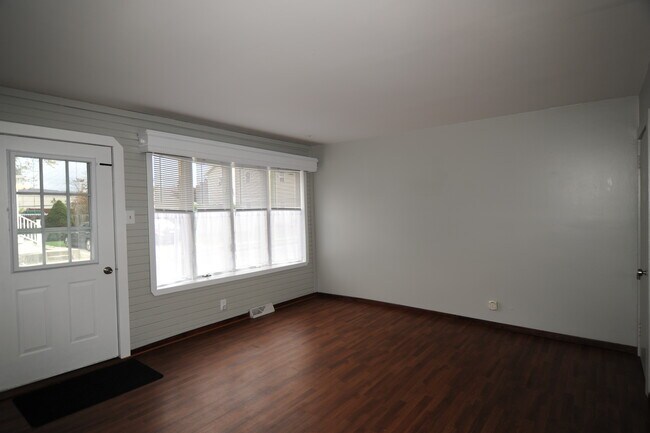 Foto del edificio - 375 Elm Ave