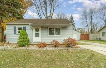 Building Photo - 1302 E St Andrews Rd