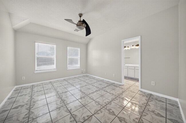 Foto del edificio - 20023 Ravenmeadow Ln