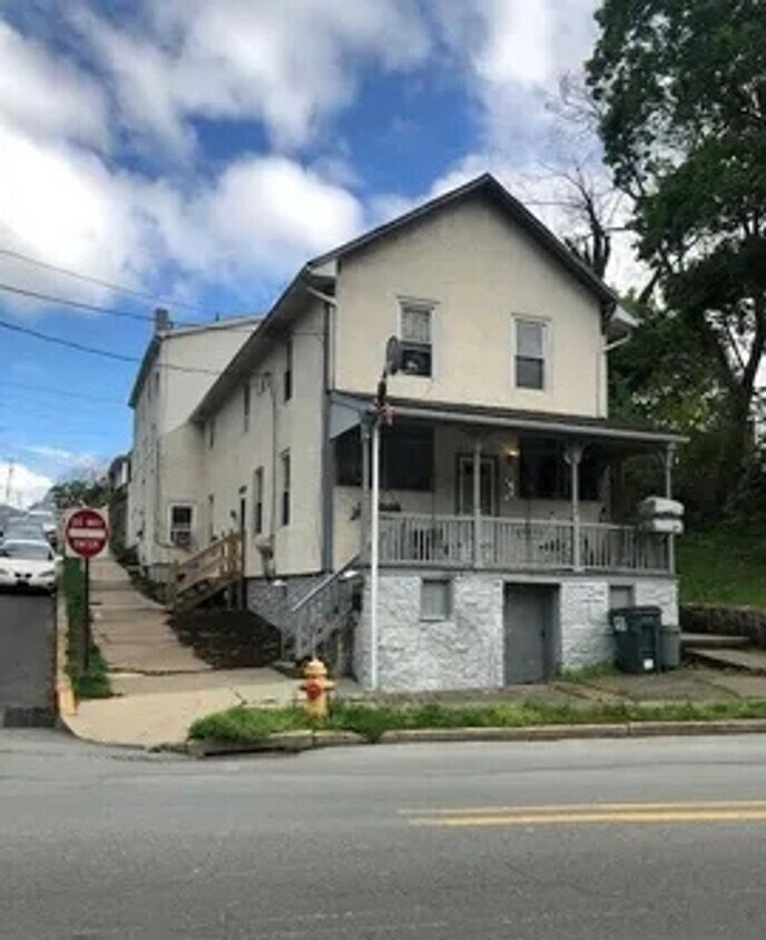 Primary Photo - 1102 Haycreek Rd