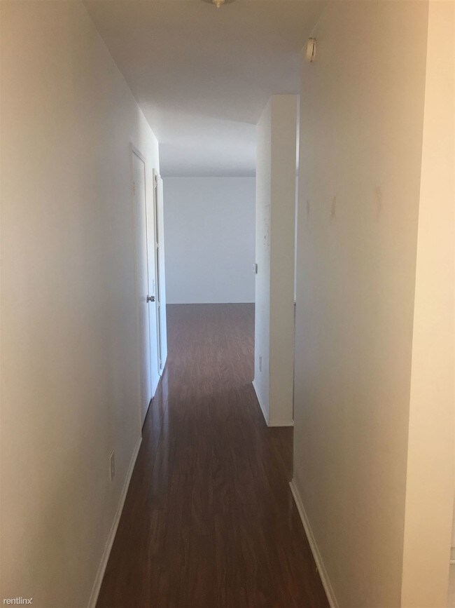 Foto del edificio - 14826 Magnolia Blvd