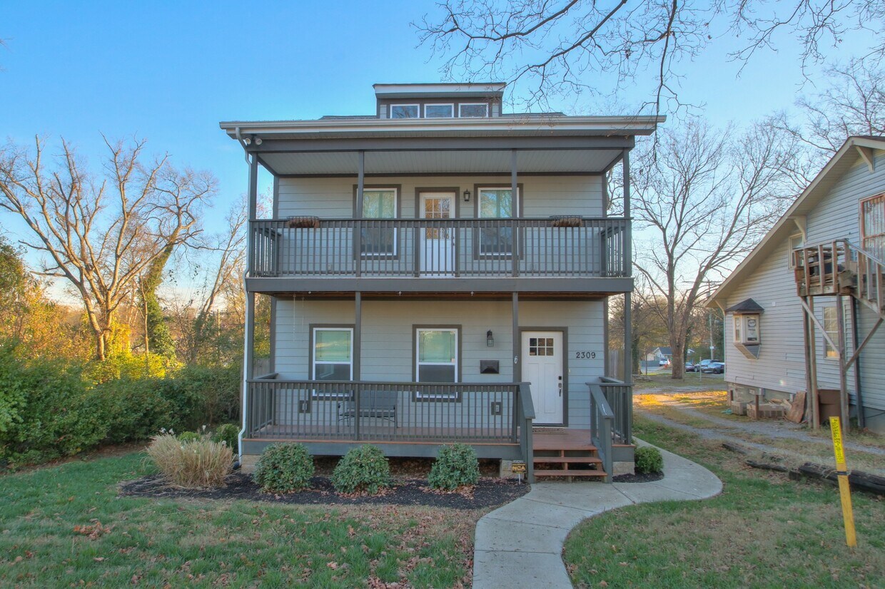 Primary Photo - 2309 Buchanan St