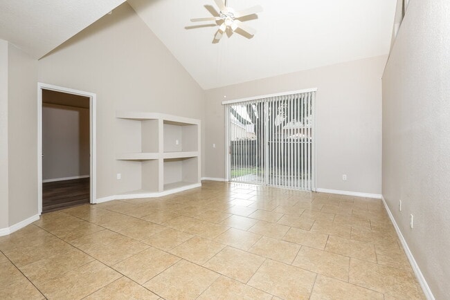 Building Photo - 3313 Hamlet Loop