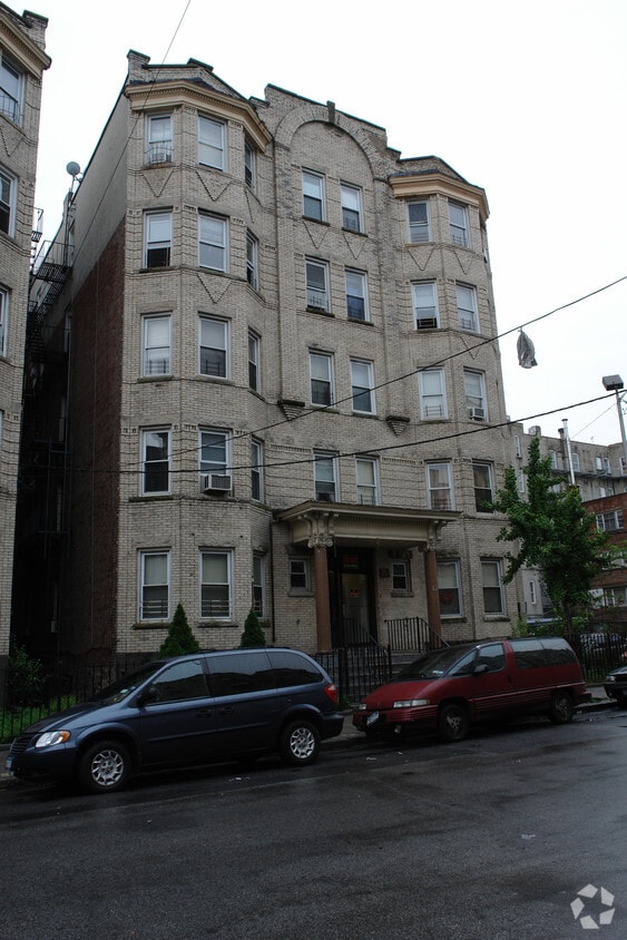 Building Photo - 12 Lawrence St