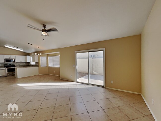 Foto del edificio - 8520 W Palm Ln
