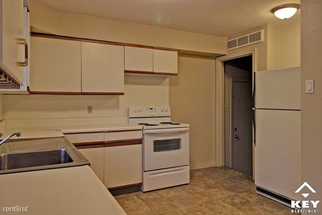 Foto del edificio - 351 N Woodlawn St