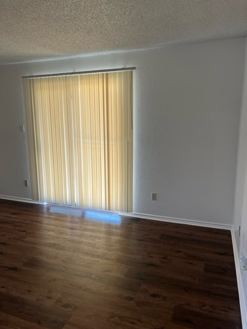 Building Photo - 1007 Spring Loop