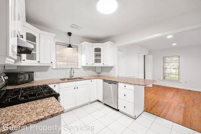 Building Photo - 2 br, 1 bath House - 934 East 52nd Street