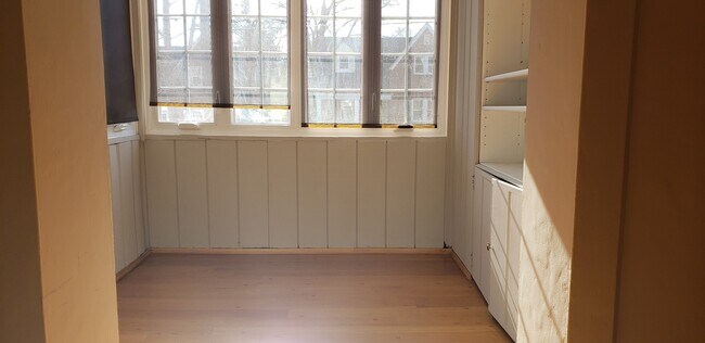 Foto del edificio - Spacious Tudor-style home in Woodridge DC convenient to Catholic U & Brookland Metro