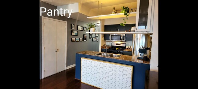 Building Photo - 10 Navy Wharf Crt