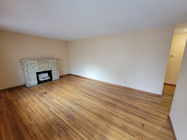 Building Photo - 1112 N Woodrow Ave