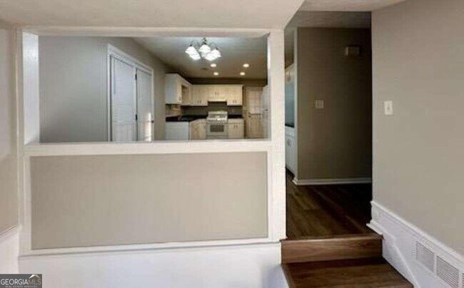 Building Photo - 732 Pebble Creek Dr