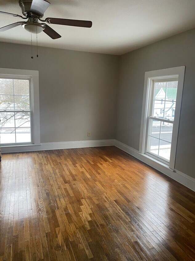 927 N Eaton St Unit 2, Albion, MI 49224 Apartments in Albion, MI