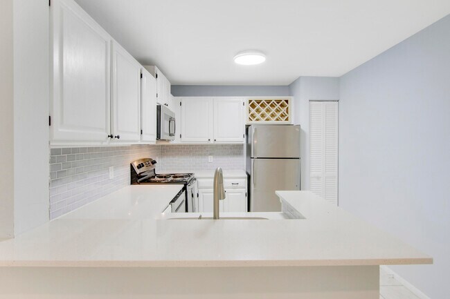 Building Photo - 1780 Palm Cove Blvd