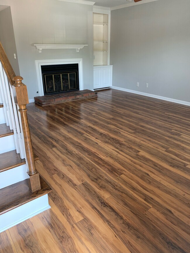 Building Photo - 830 Brentwood Pt