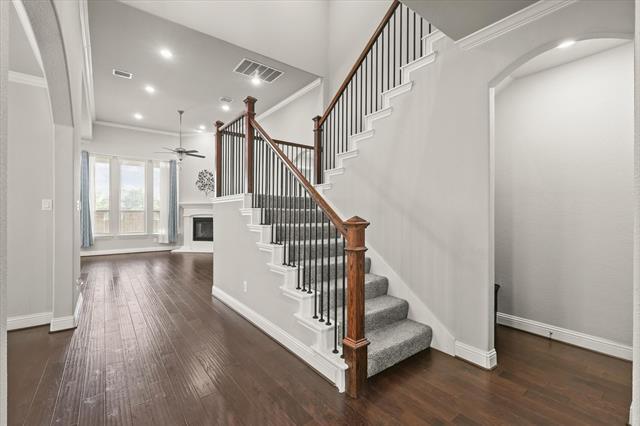 Foto del edificio - 2402 Long Meadow Way