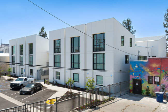 1740 Van Ness Avenue - Alternate Photo - Mural District Lofts