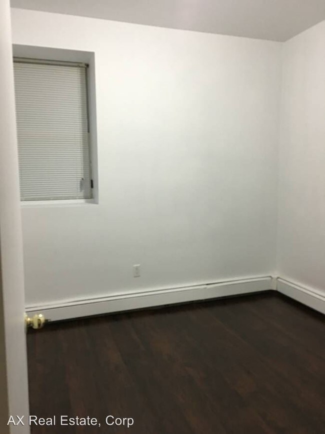 Building Photo - 118 Maple Ave