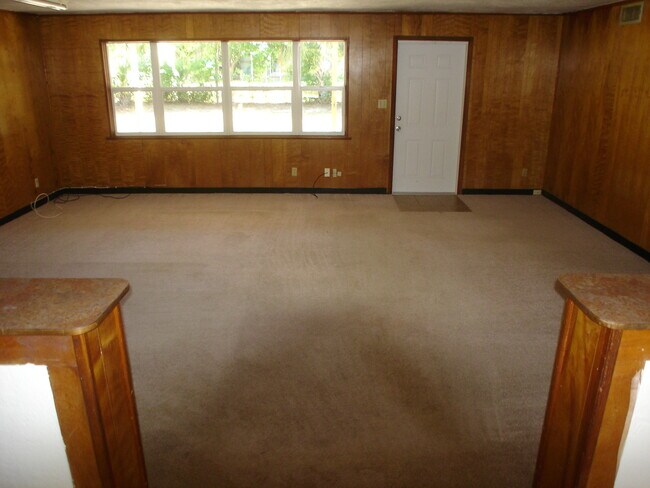 Foto del edificio - 715 Essex Rd
