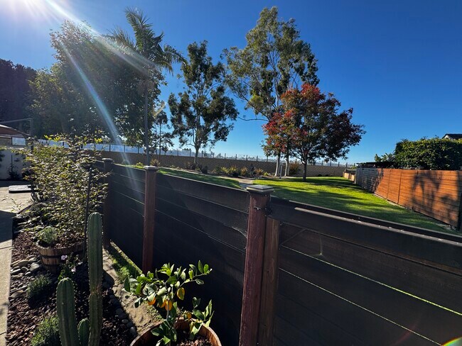 Espacios verdes al aire libre y senderos para caminar. - 804 Caminito Azul