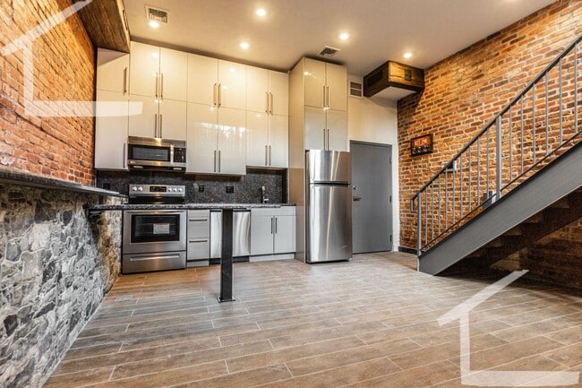 1 bed 1 bath LOFT in Fenway..... don't miss out!! SEPT 1st - 1 bed 1 bath LOFT in Fenway..... don't miss out!! SEPT 1st