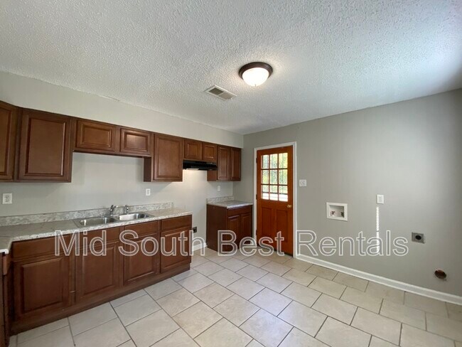 Foto del edificio - 3389 Rebeh Rd