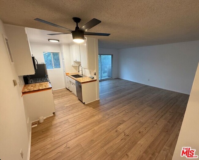 Foto del edificio - 1218 McClellan Dr