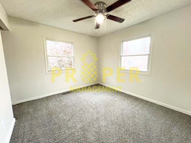 Foto del edificio - 3 bedrooms 1 bathroom house