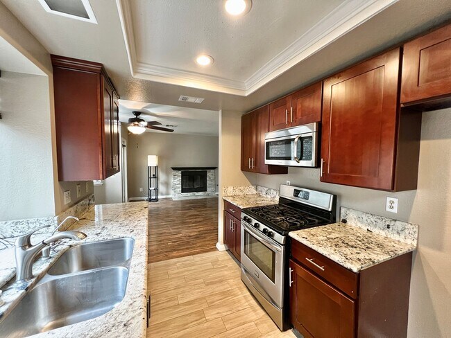 Foto del edificio - 7892 Whitney Ct