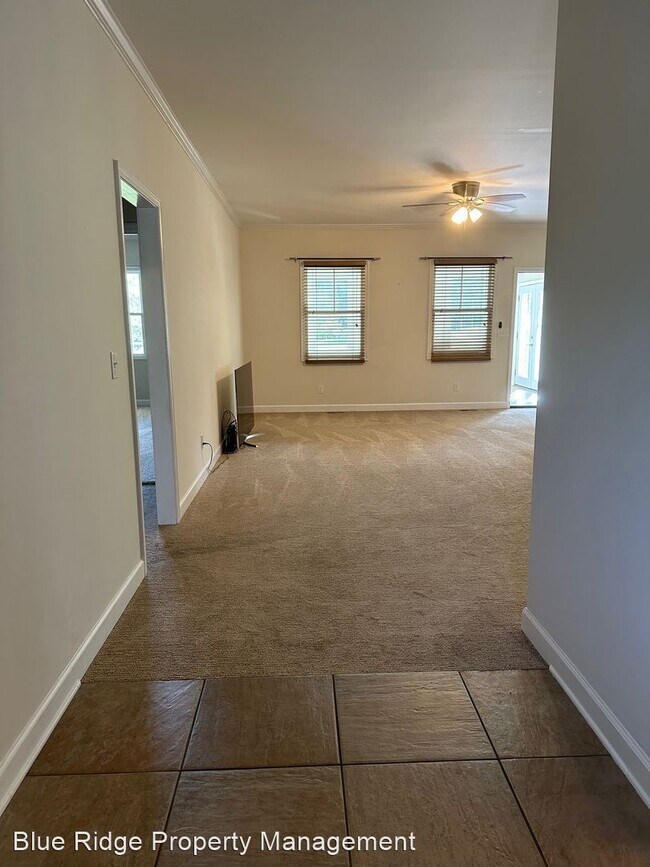 Foto del edificio - 4 br, 3 bath House - 707 Victoria Lee Way