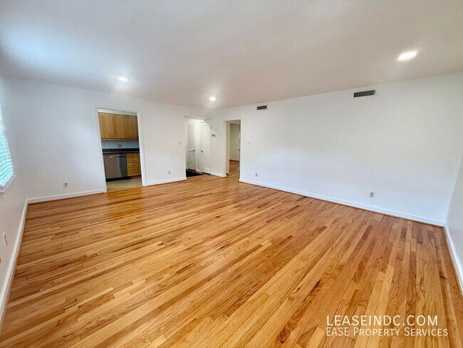 Foto del edificio - 8203 Grubb Rd