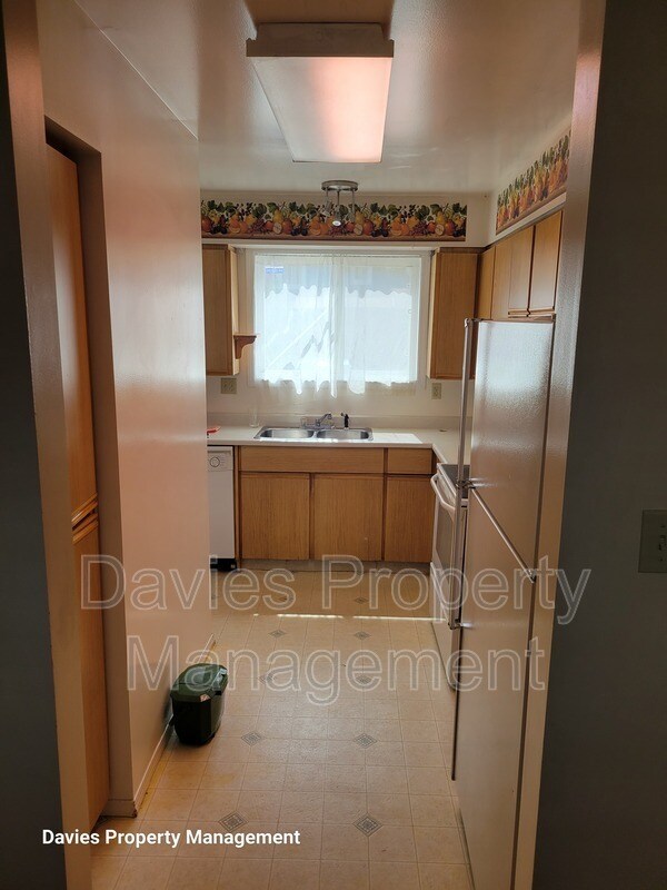 Photo du bâtiment - 7604-7629 29 Ave NW